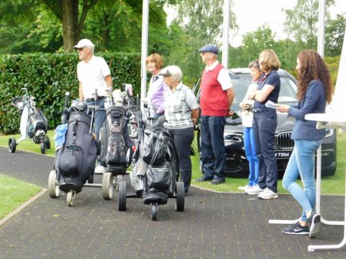 Bild der Teilnehmenden Golfer beim Golfcup von B&K in Bad Salzuflen