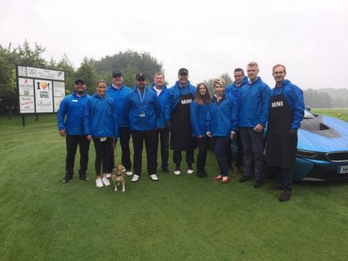 Bild der Teilnehmer beim Golfcup 2017 von B&K in Detmold