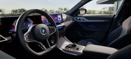 BMW i4 Curved Display